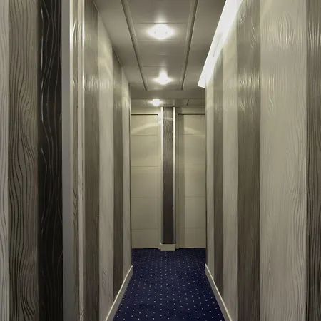 Ambassadeur Hotel