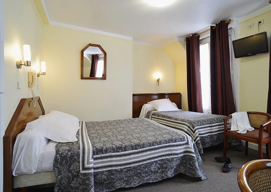 Ambassadeur Hotel 3*