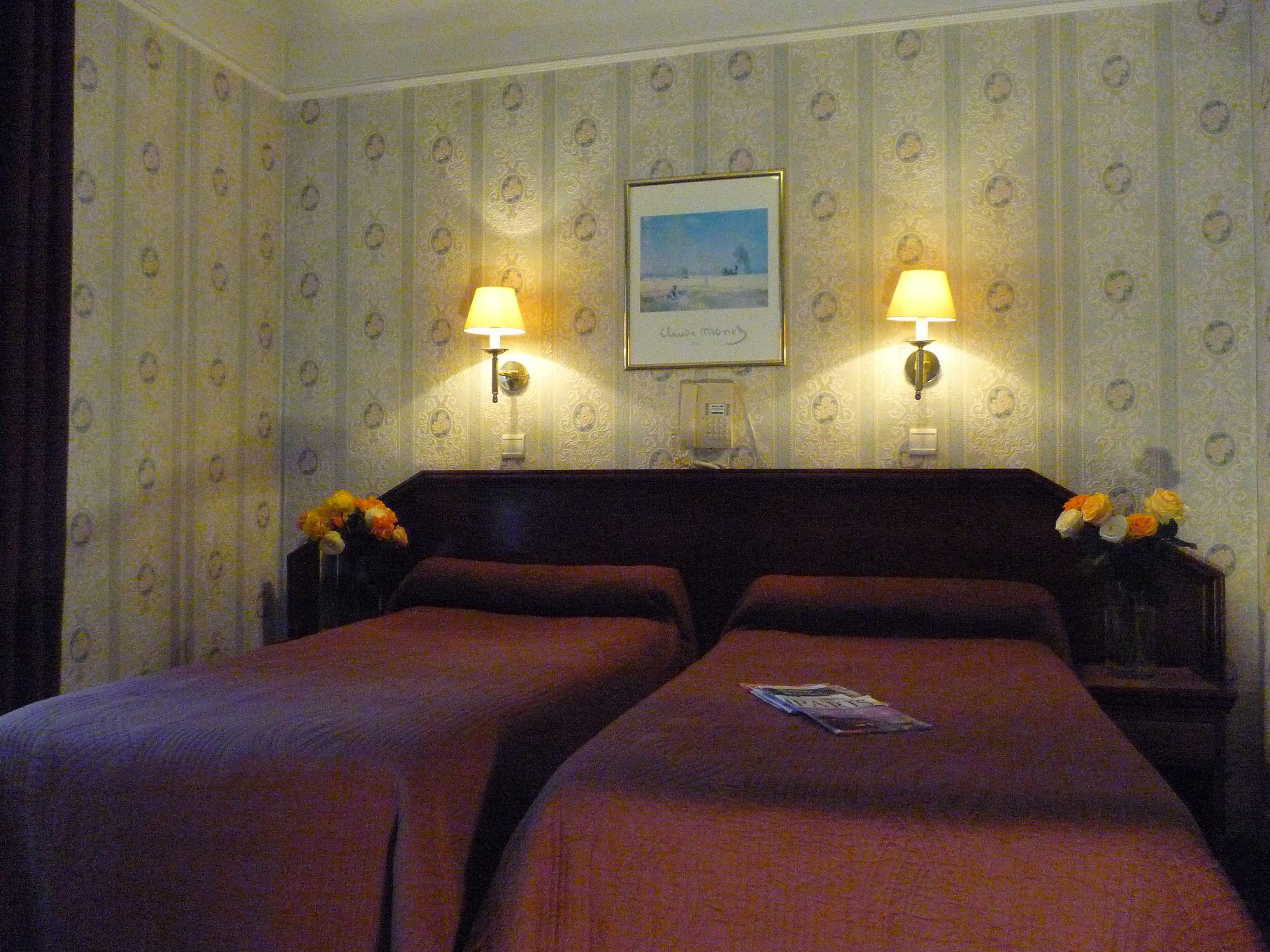 Ambassadeur Hotel 3*