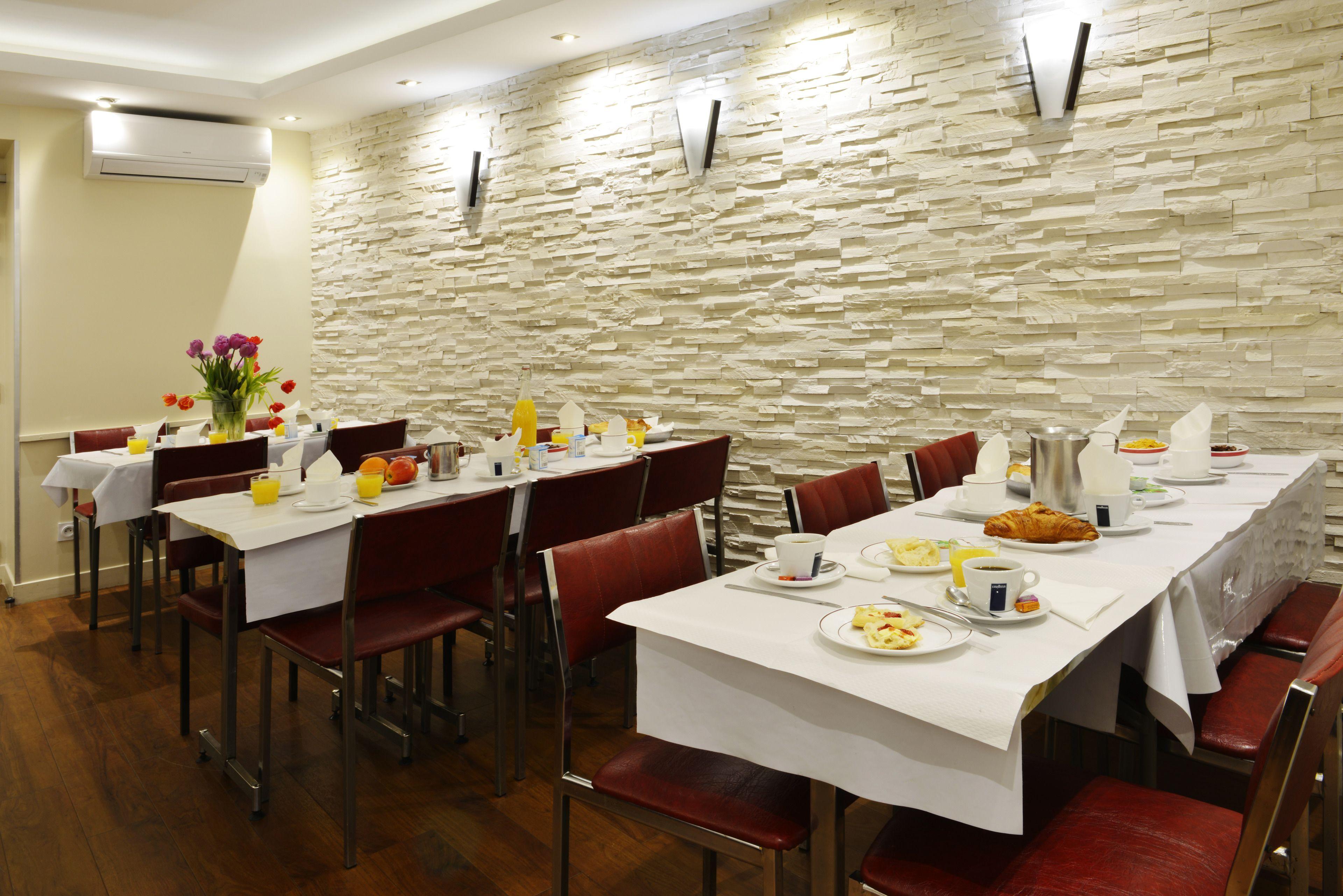 Ambassadeur Hotel 3*