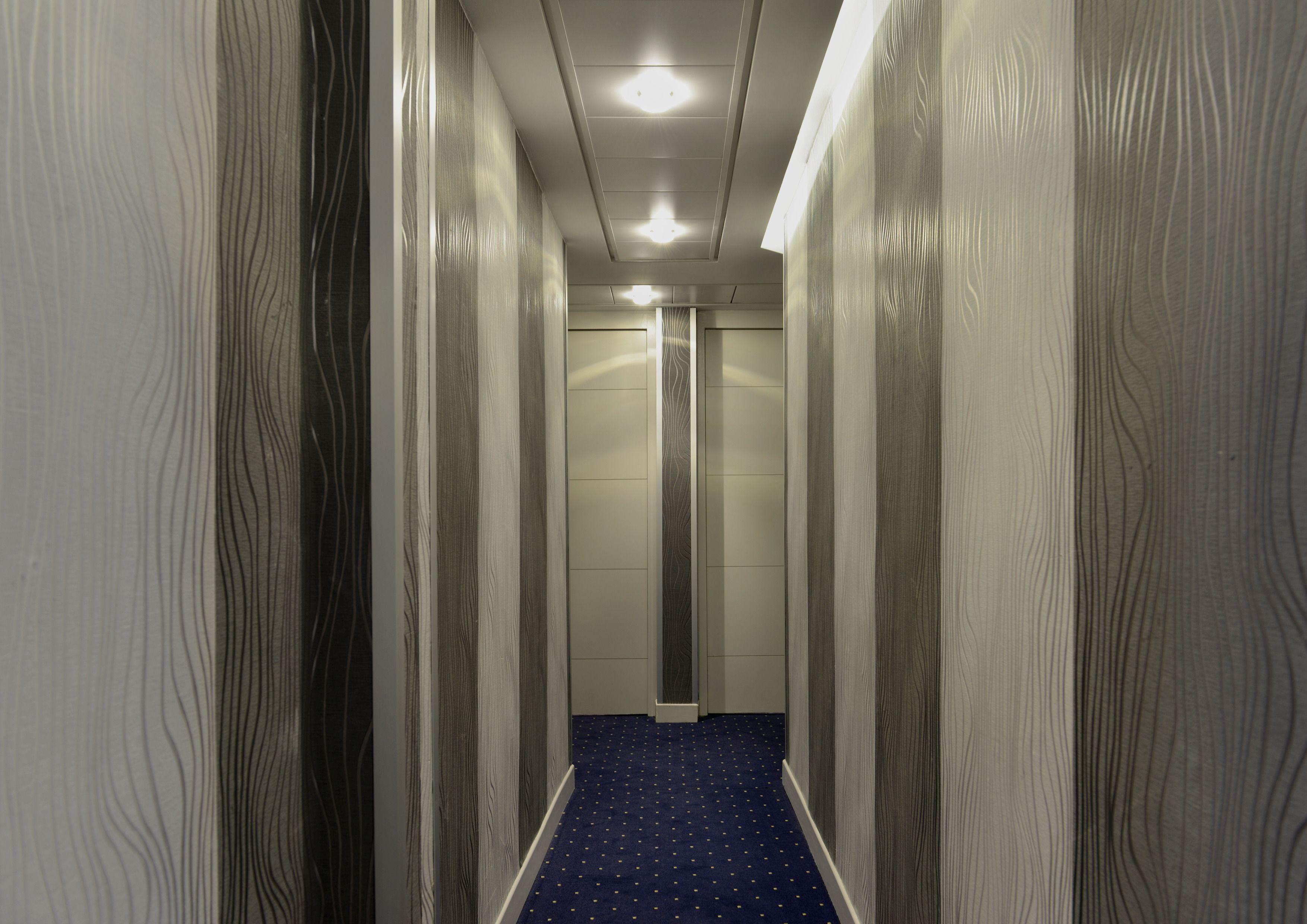 Ambassadeur Hotel