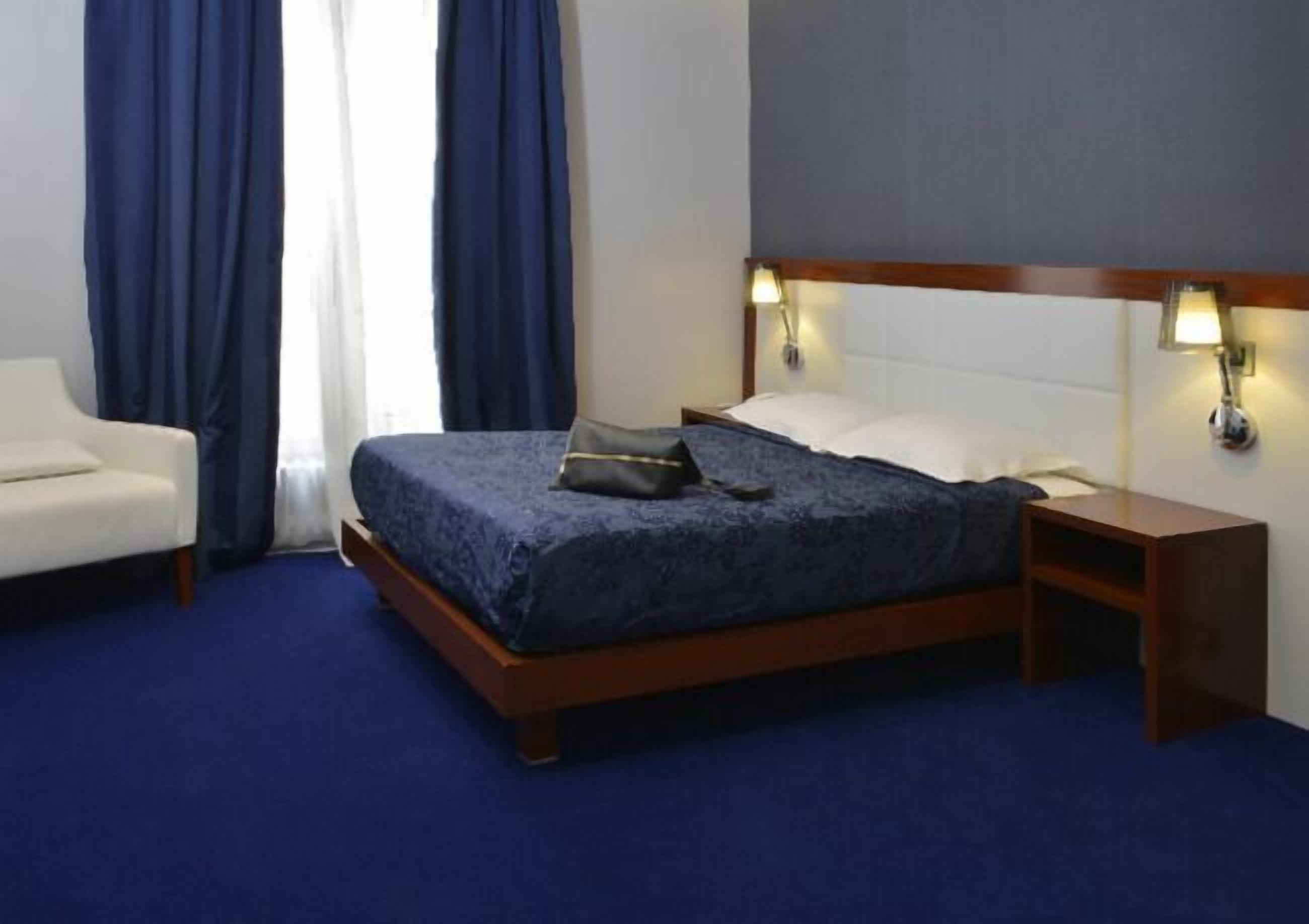 Ambassadeur 3* Paris
