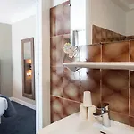 Ambassadeur Hotel
